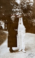 Michele Viterbo con sua madre Silvia, Bari 1927